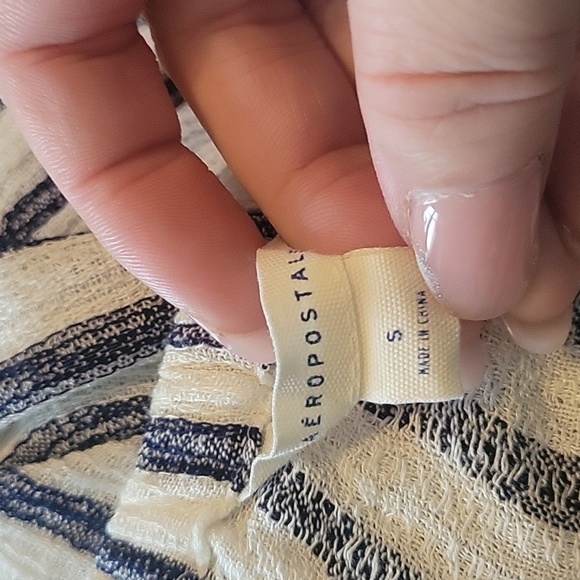 Aeropostale Blue And White Tie Sleeve Top Size Small - Picture 4 of 5